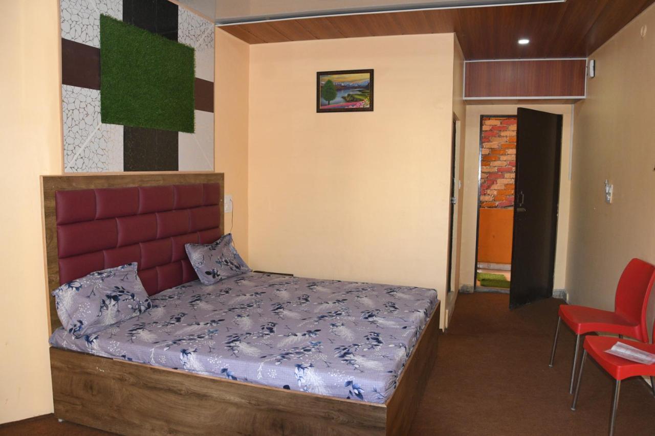 Hotel Mountain View And Rooftop Restaurant Pithoragarh Екстер'єр фото